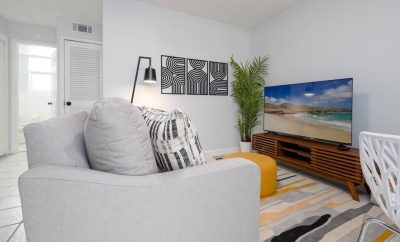 Be A Nomad | Lovely 1br apartment 1 blk from beach